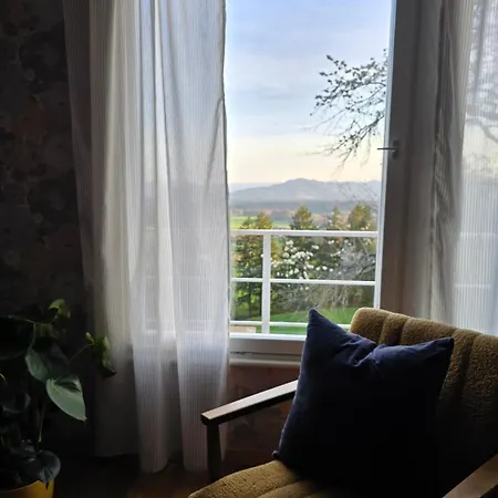 Cozy Nest Below The Mountains With An Amazing View Počitniška hiša *