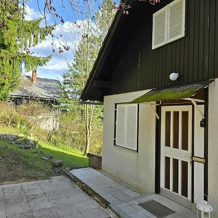 Cozy Nest Below The Mountains With An Amazing View Počitniška hiša