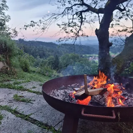 Cozy Nest Below The Mountains With An Amazing View Počitniška hiša *